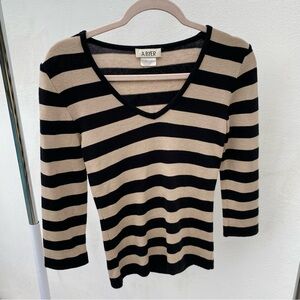 Y2K Black & Tan Striped Sweater Size Medium